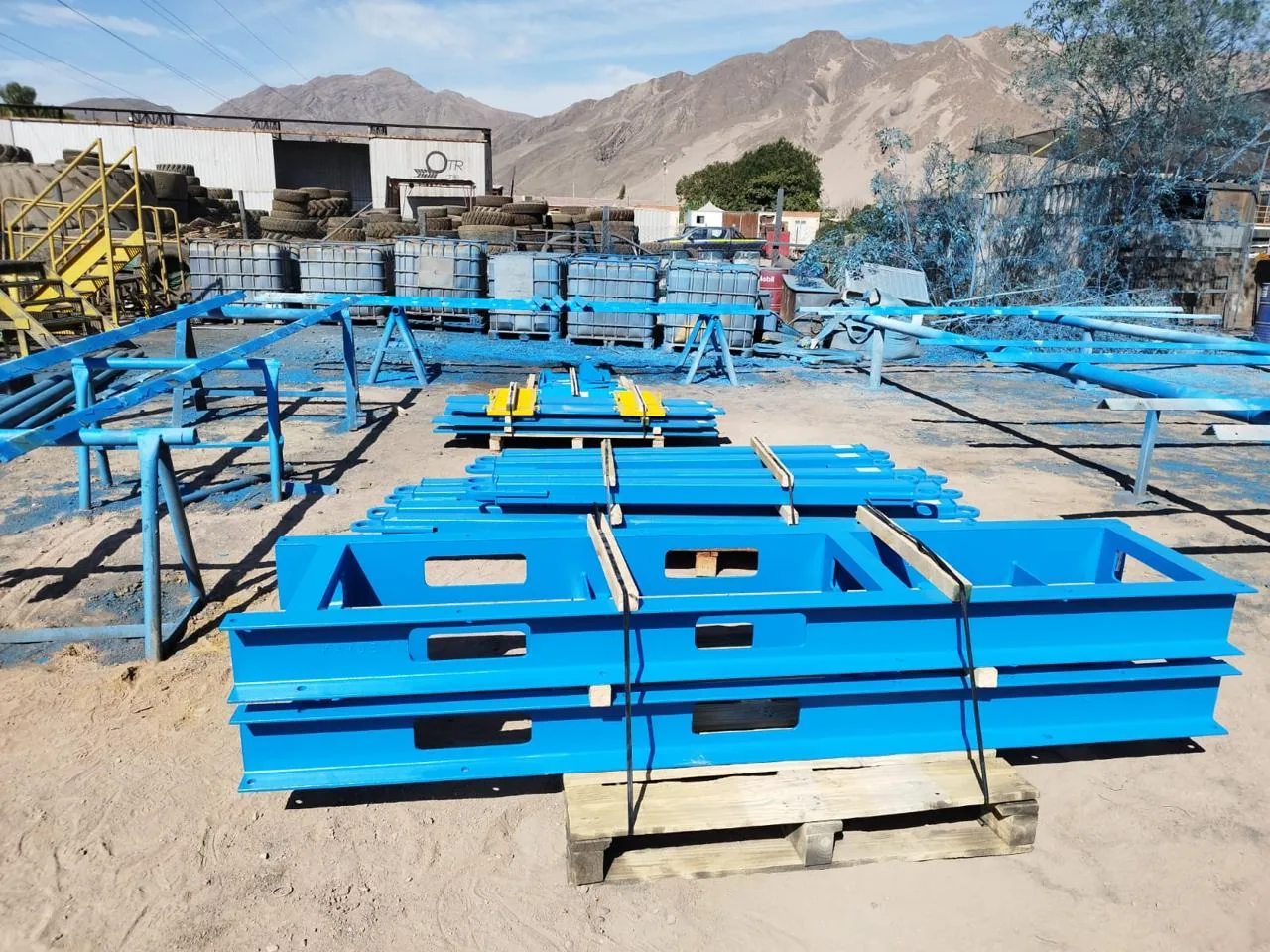 Vigas y estructuras metálicas fabricadas y pintadas en taller